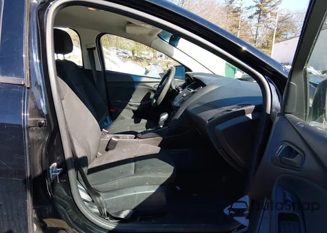 2016 Ford Focus S from USA, damaged, VIN 1FADP3E2XGL342420